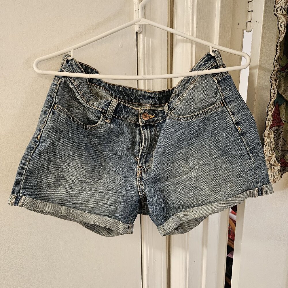 Denim shorts, hemmed